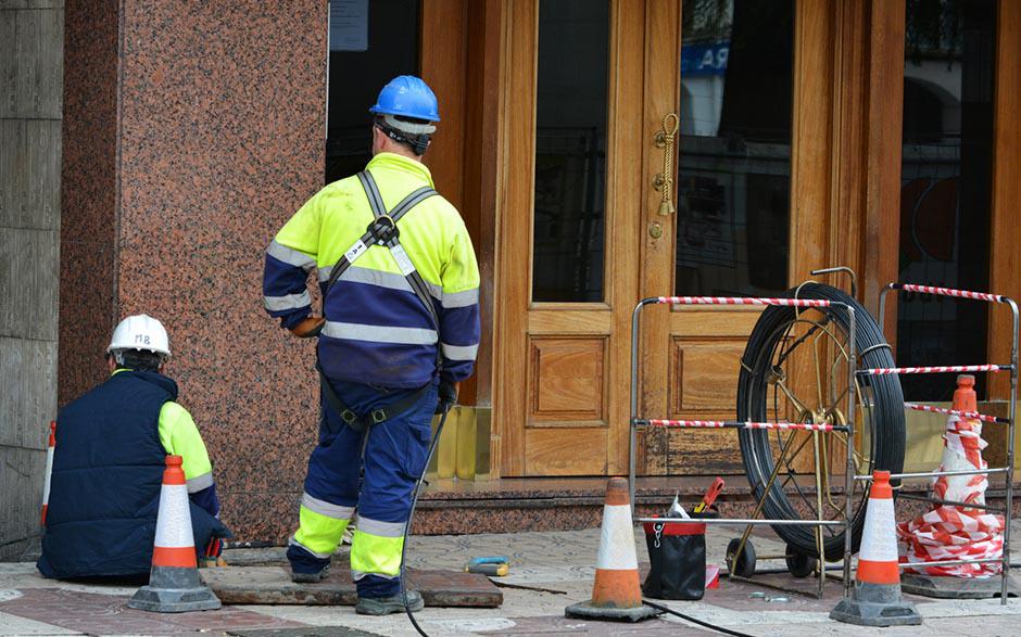 comment déboucher des toilettes avec une bouteille Paris 19